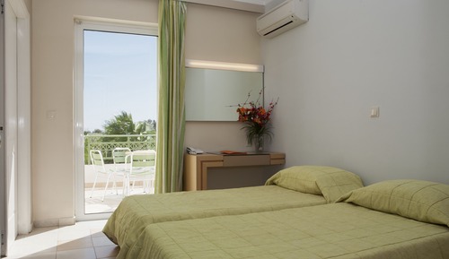 Bungalow familiar, 2 habitaciones, vistas al jardín