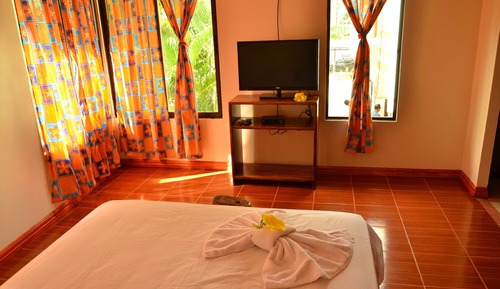 Apartamento, 1 habitación, cocina, vistas al jardín