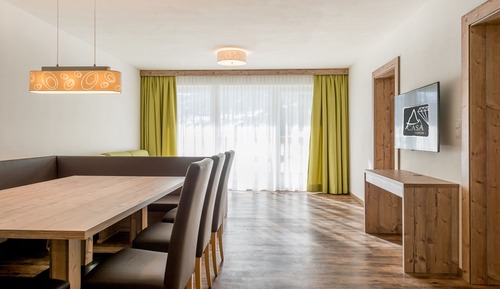 Apartamento, 4 habitaciones, balcón, vistas a la montaña (Top 7)