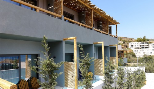 Suite Deluxe, 1 habitación, acceso a la piscina, vistas parciales al mar