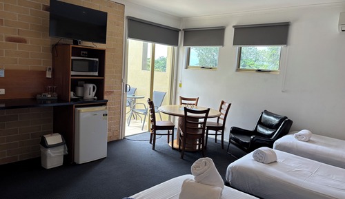 Suite familiar, varias camas, patio