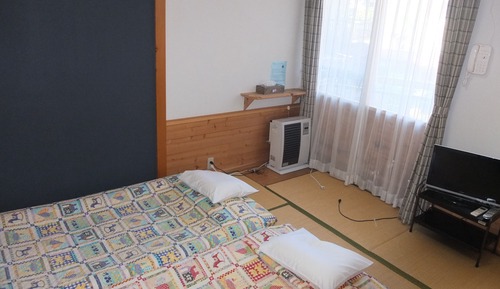 Habitación con 2 camas individuales
