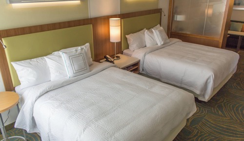 Suite, varias camas (Mobility Accessible, Roll-In Shower)