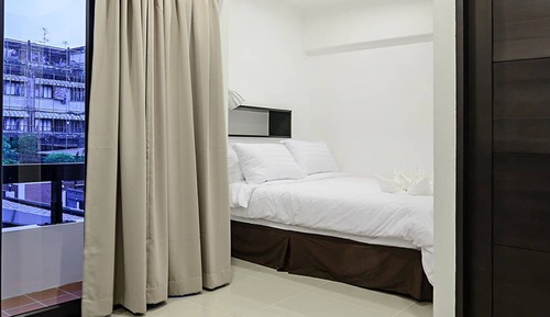 Habitación superior, 1 cama de matrimonio (No elevator - Room Only)