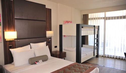 Habitación superior, vistas al mar (Bunk Room)