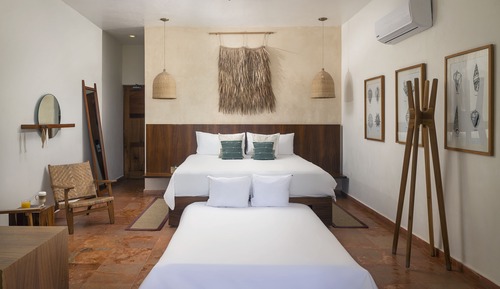 Master Suite Beachfront with Plunge Pool