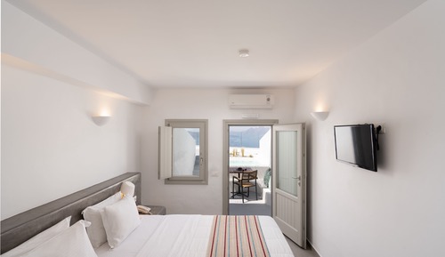 Deluxe Room with Plunge Pool