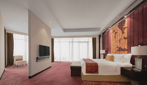 Red Level, Suite Grand