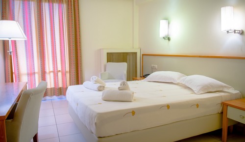 Habitación con 1 cama doble o 2 individuales