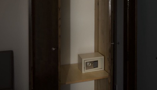 Habitación con 2 camas individuales, balcón