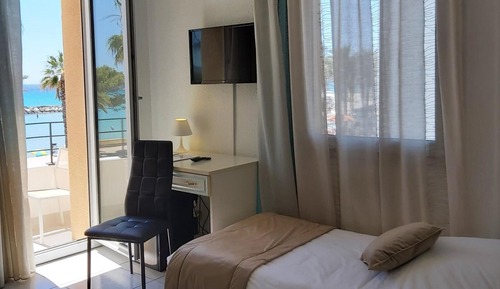Habitación cuádruple, vistas al mar