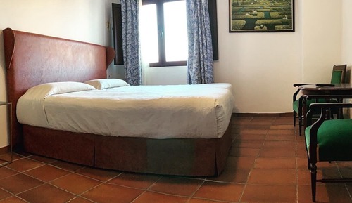 Habitación estándar doble ( Ventana al Puente Nuevo)