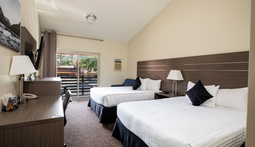 Habitación estándar, 2 camas de matrimonio, vistas al puerto deportivo