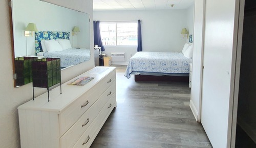 Habitación, 1 cama de matrimonio, frigorífico y microondas, vistas al mar