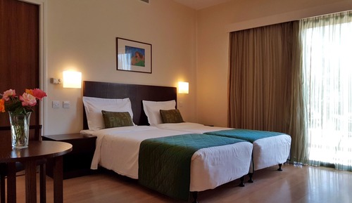 Habitación con 2 camas individuales, accesible para personas con discapacidad