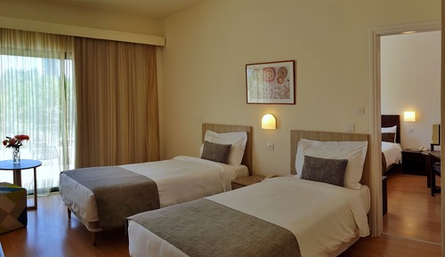 Habitación familiar, vistas al jardín