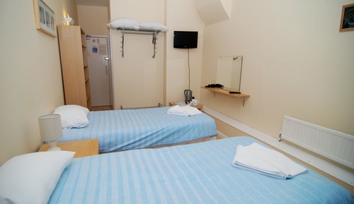 Habitación económica con 1 cama doble o 2 individuales