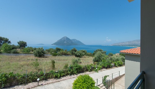 Estudio, vistas al mar