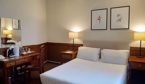 Honeymoon Air Conditioned Room 