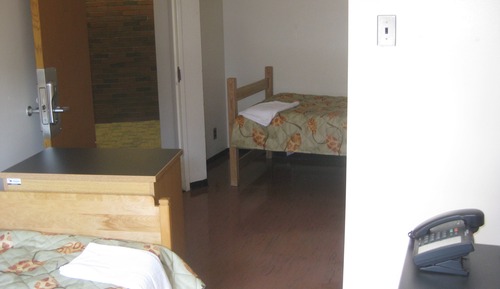 Habitación estándar, 2 camas individuales (Shared Washrooms)