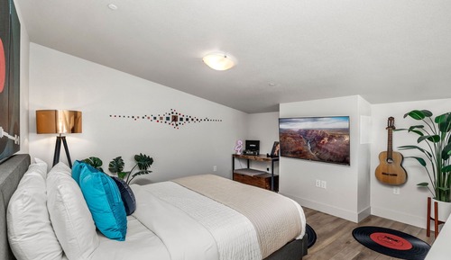 Casa, varias camas, patio, vistas al jardín (908 Jerome St. (Unit 1)*)