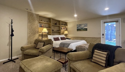 Apartamento, 1 cama de matrimonio grande, bañera de hidromasaje (579 Spindrift Ct Unit B)
