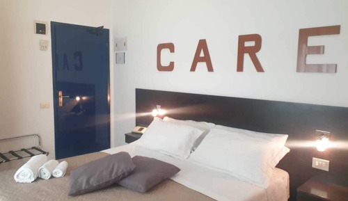 Habitación estándar con 1 cama doble o 2 individuales