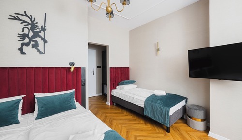 Habitación triple Deluxe, 1 cama de matrimonio con sofá cama, vistas a la montaña