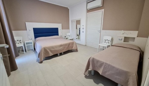Habitación triple básica