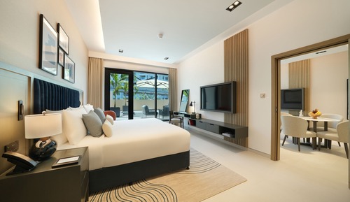 Deluxe One Bedroom Apartment with study
