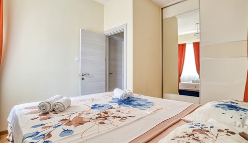 Apartamento familiar, 2 habitaciones, en la zona del jardín
