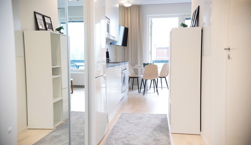Apartamento superior, balcón, vistas a la ciudad