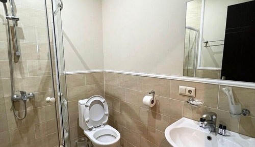 Habitación estándar doble, 1 cama de matrimonio, vistas a la ciudad