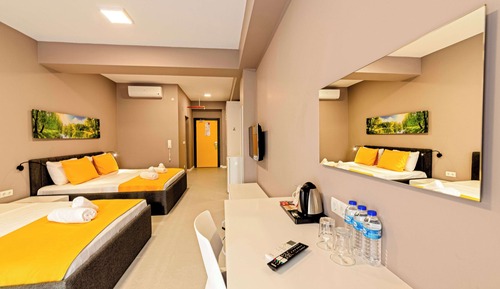 Habitación familiar, balcón, vistas al jardín