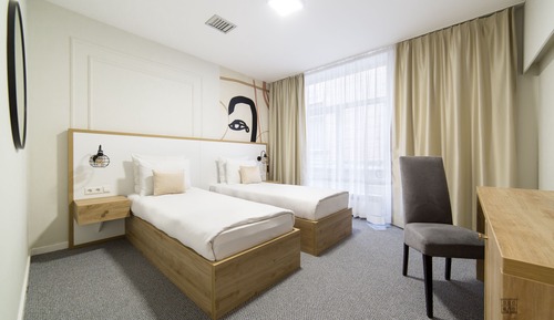 Habitación superior con 1 cama doble o 2 individuales