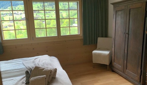 Apartamento, 3 habitaciones, balcón, vistas al jardín