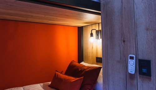 Dormitorio compartido básico, dormitorio mixto