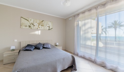 Apartamento familiar, 3 habitaciones, terraza, vistas al mar