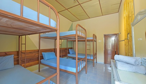 Dormitorio compartido, solo para mujeres