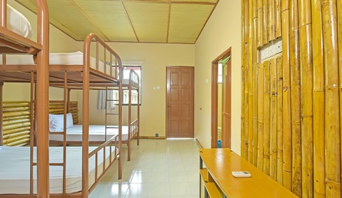 Dormitorio compartido, solo para hombres