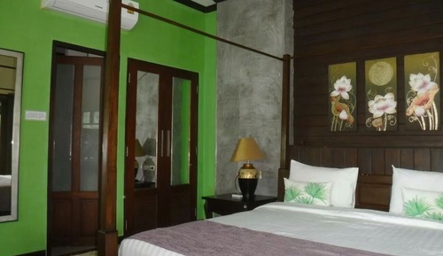 Beach access 2BR with Private Pool