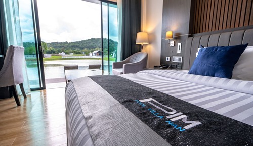 Deluxe Room, 1 King Bed