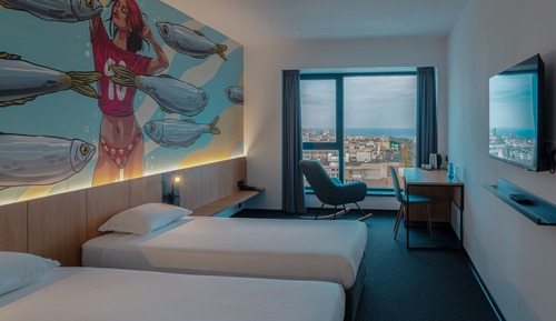 Habitación superior con 1 cama doble o 2 individuales, vistas al mar