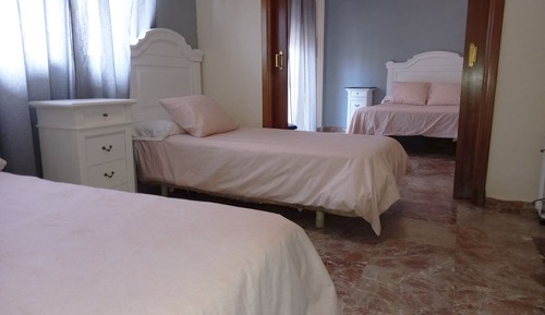 Habitación cuádruple económica