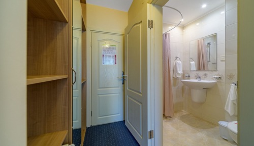Habitación estándar con 1 cama doble o 2 individuales, 2 camas individuales