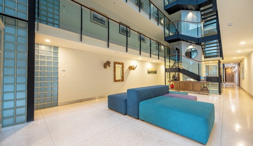 Apartamento exclusivo, 2 habitaciones, cocina, vistas a la ciudad