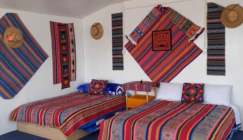 Habitación básica con 1 cama doble o 2 individuales