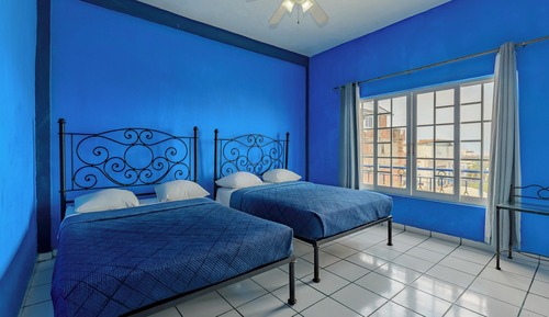 Family Room, Multiple Beds