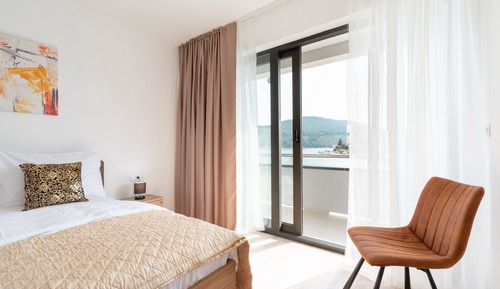 Apartamento (One-Bedroom Apartment with Terrace an)