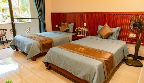 Habitación básica con 1 cama doble o 2 individuales